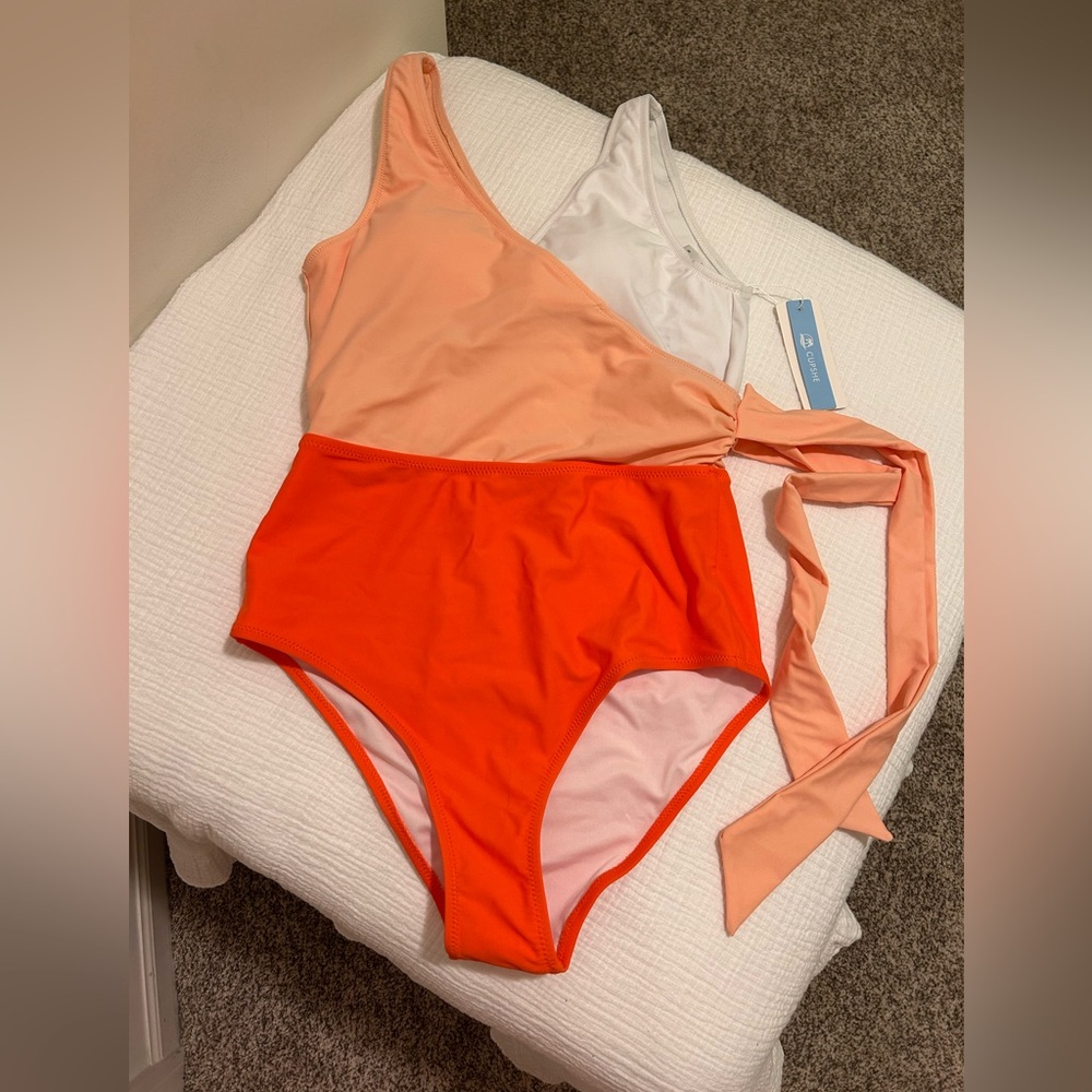 NWT!  Cupshe bathing suit